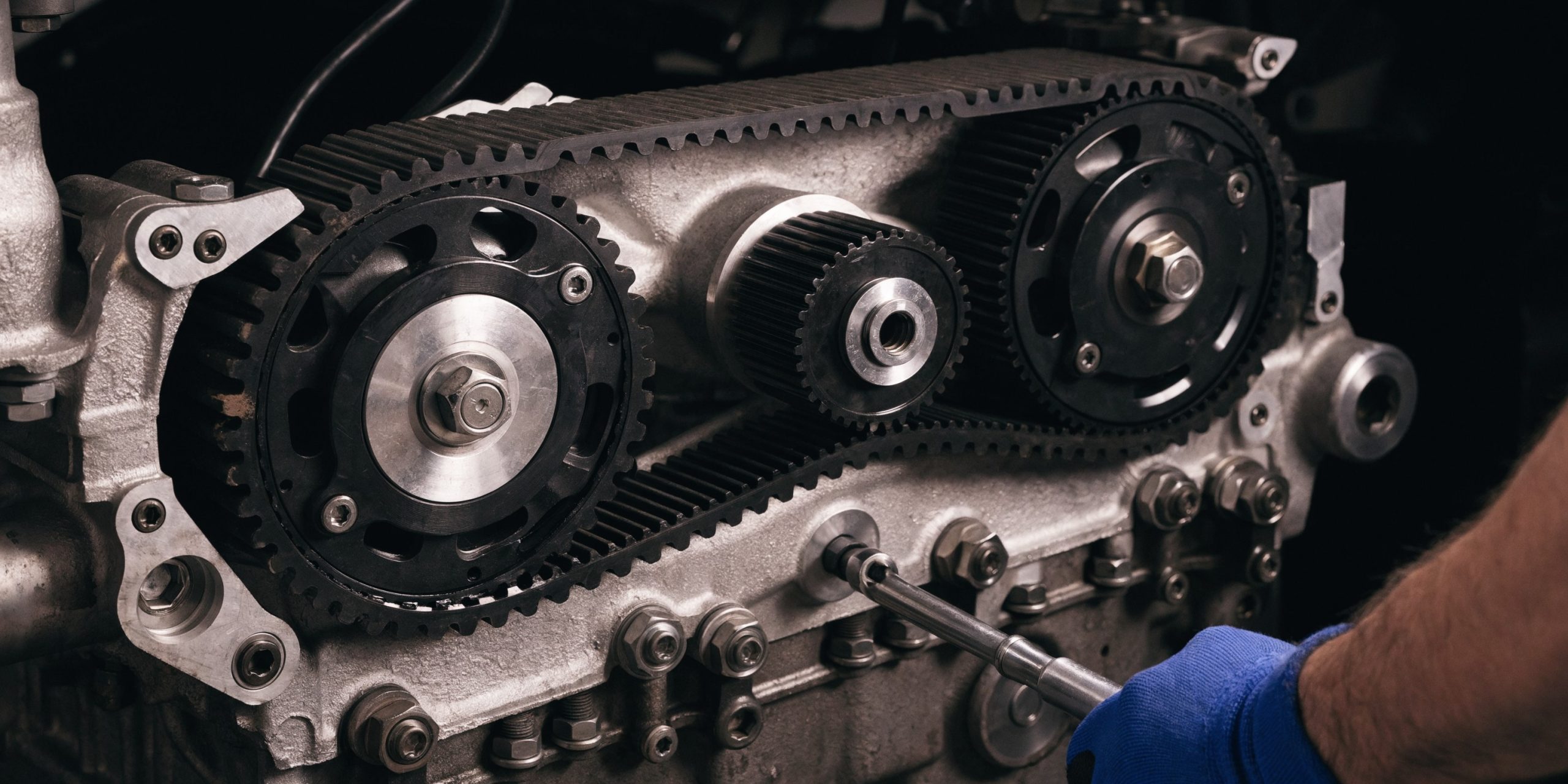 Timing belt on engine - featured image